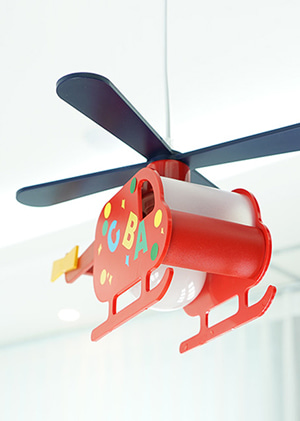 아이들의 꿈을 키워주는 ABC 헬리콥터 1등 키즈 아이방 놀이방 어린이집 펜던트 조명